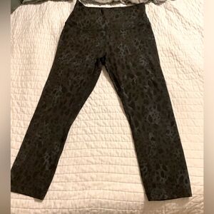 Lululemon - Black Leopard align 23 inch